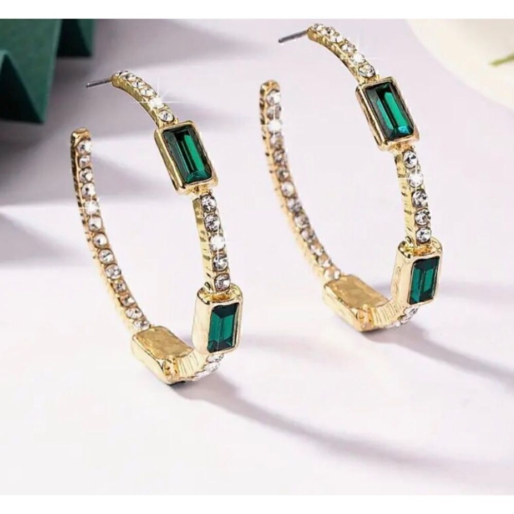 💚 NEW green rhinestone hoops with sparkling crystal accents 💚